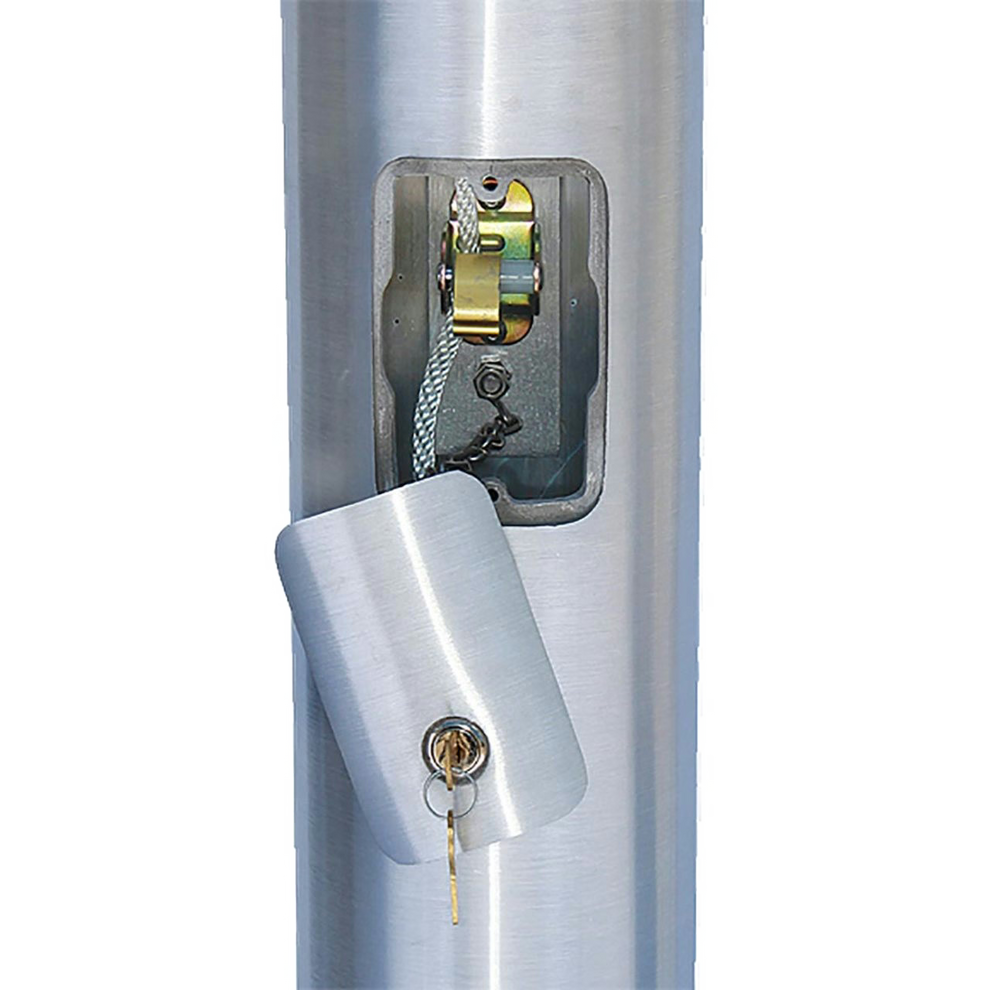 Close up of an internal halyard of a flagpole