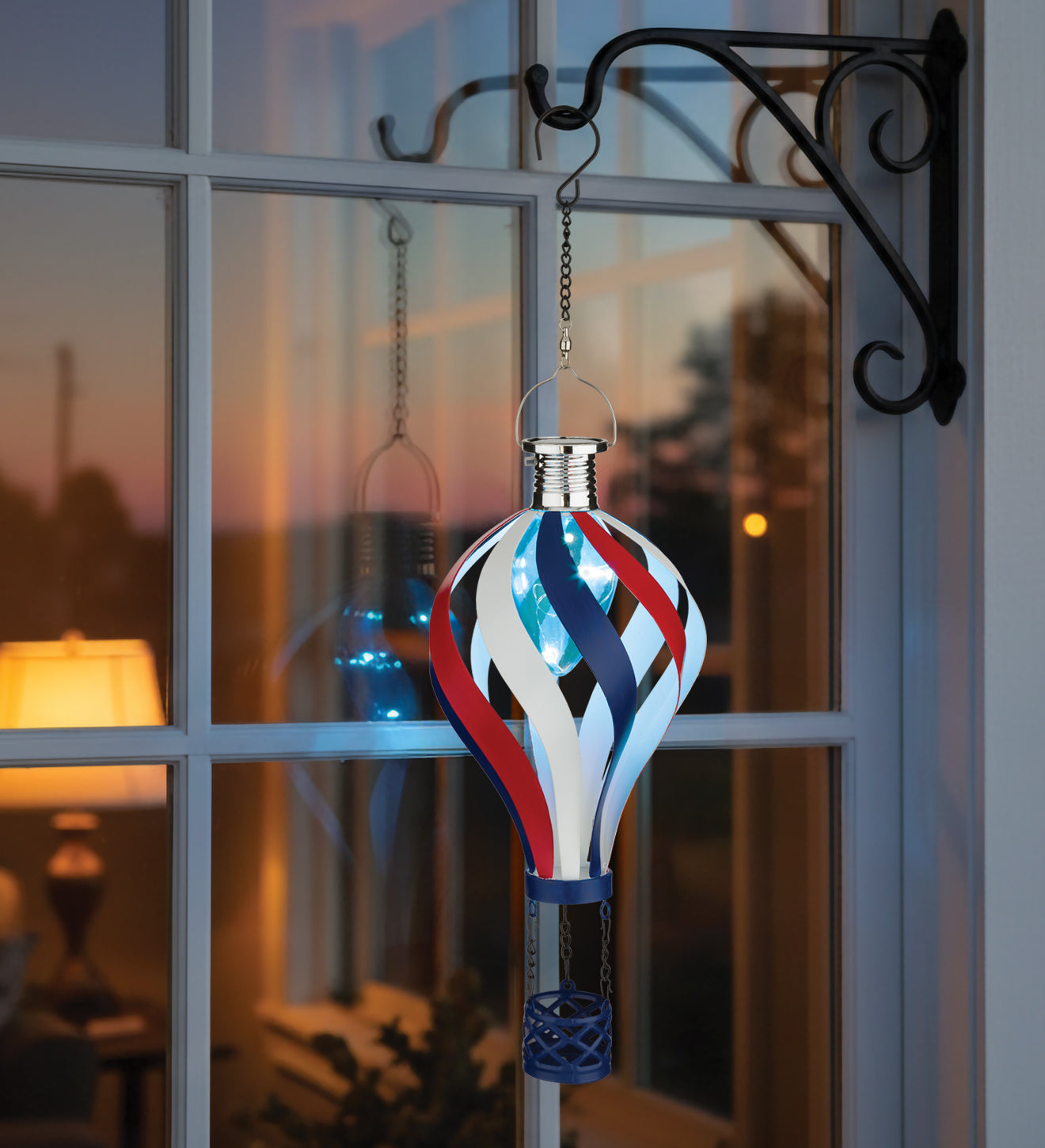 Patriotic Hot Air Balloon Solar Lantern with Spinning Design for Outdoor Garden