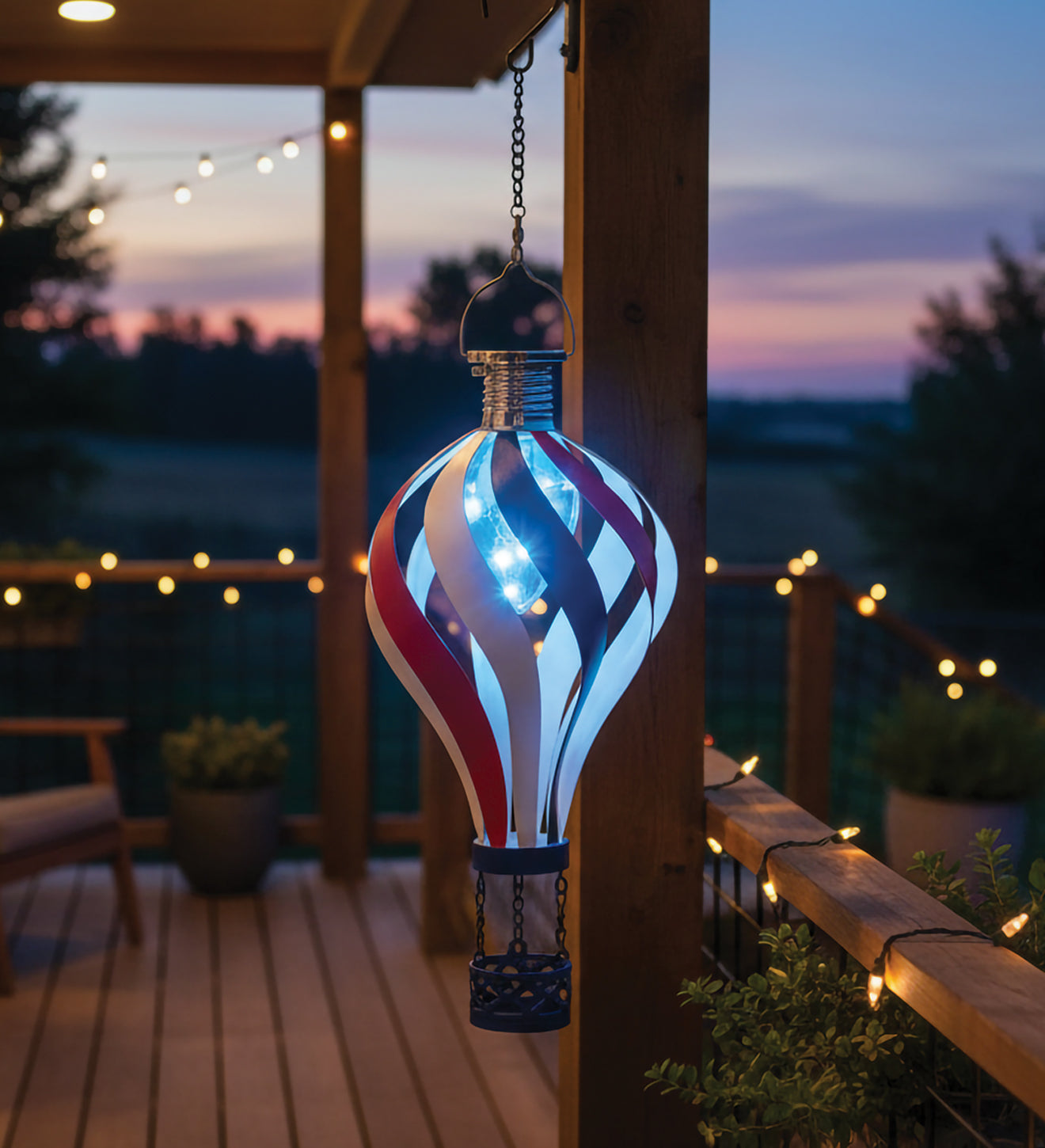 Patriotic Hot Air Balloon Solar Lantern with Spinning Design for Outdoor Garden