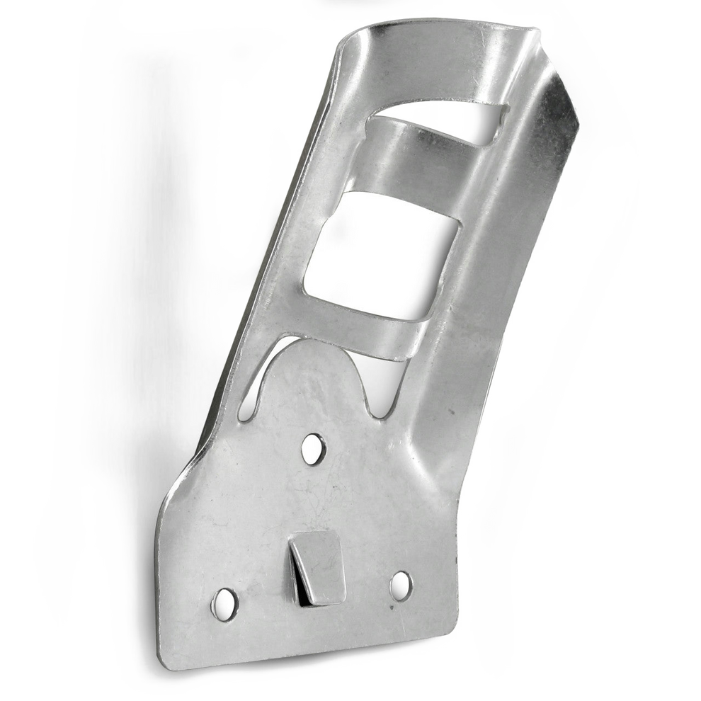 Metal flagpole bracket